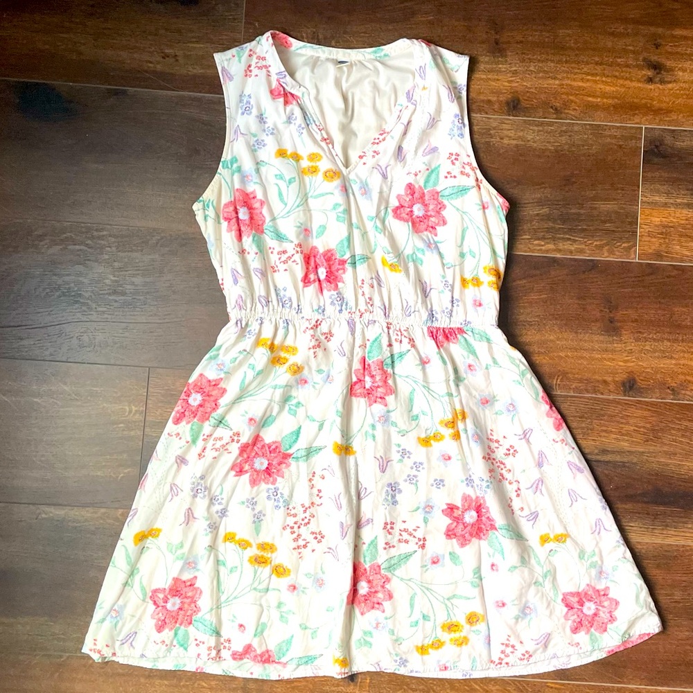 Old Navy V-Neck Sleeveless White with Floral Pastel Color Design Dress Size L.